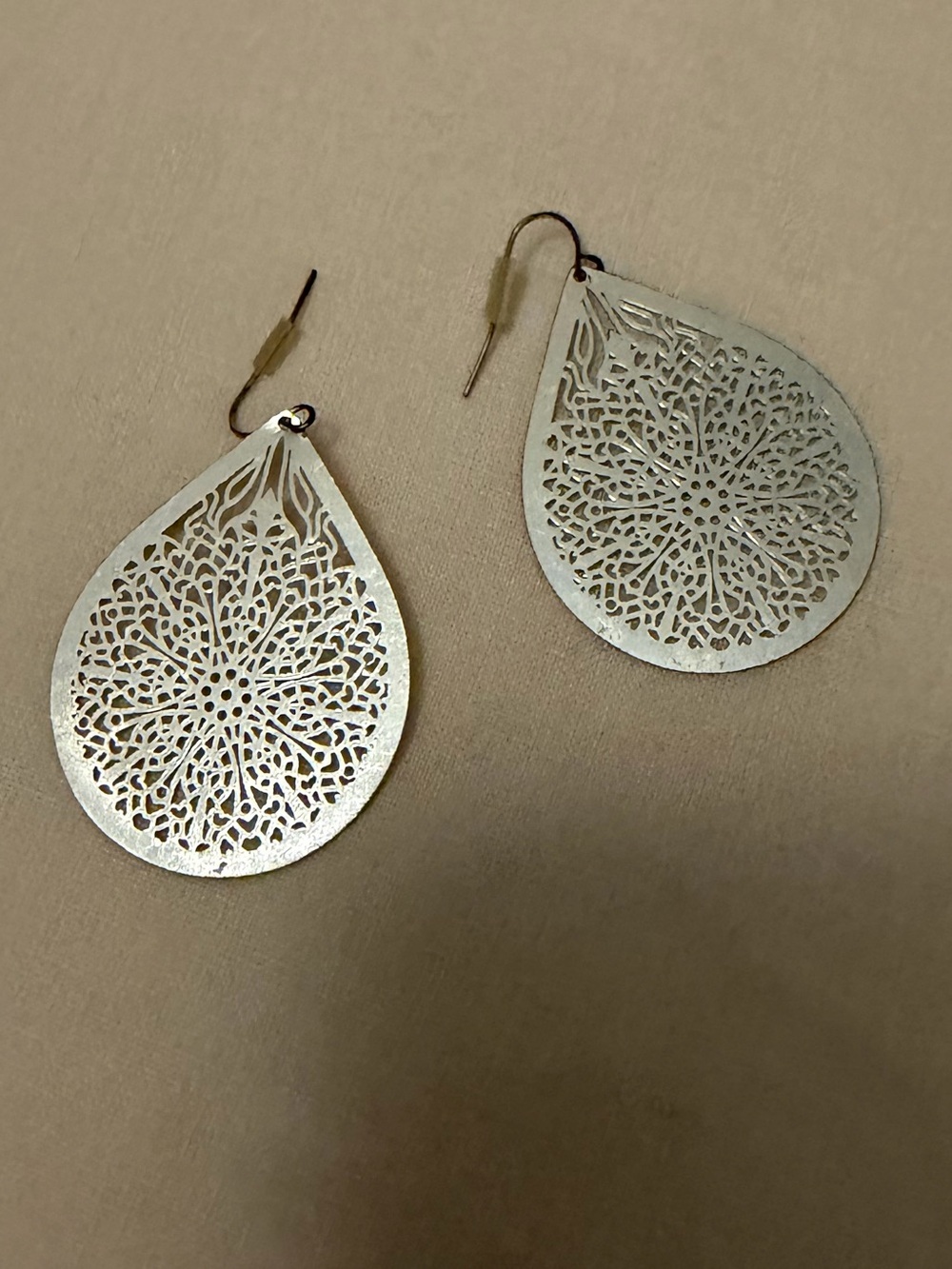 Silver Dangling Teardrop Earrings